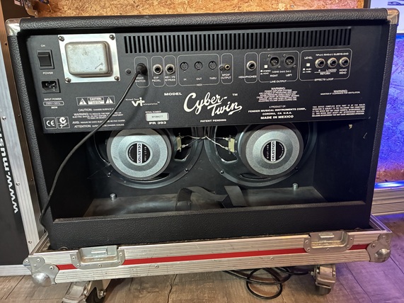 Fender CyberTwin 2 Neu 2